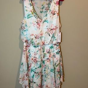 Bisou Bisou  Women’s White/ Multi color V-Neck Midi dress in a size 10.